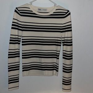 Zara Small Sweater